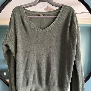Cute para brand knit sweater. Olive green